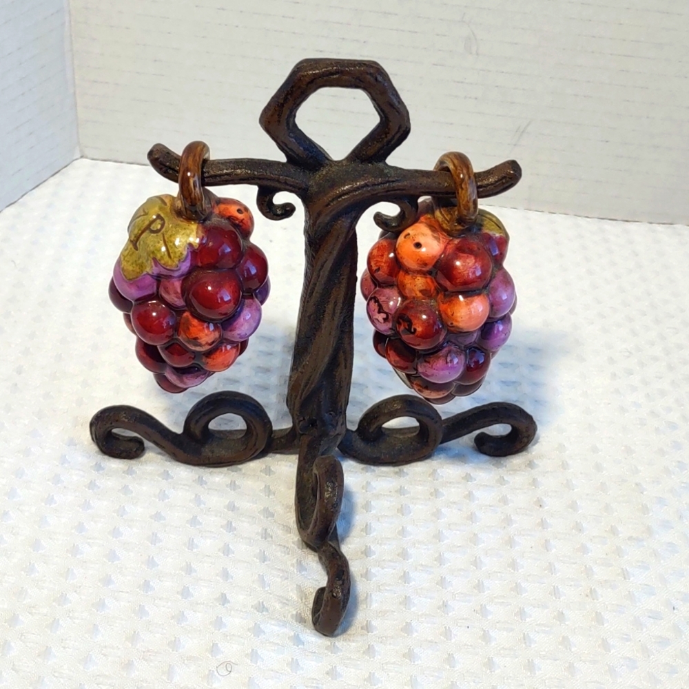 Grapes on the Vine Salt & Pepper Shakers